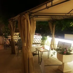Garden House - Luxury Guest House - Overnight Stay Only Pensión